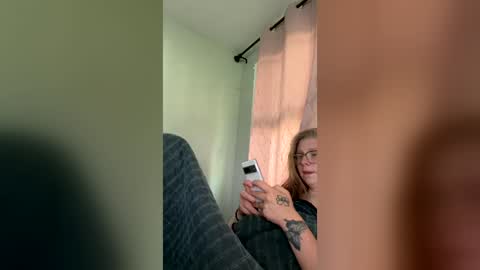 oohlarae22 online show from July 2026 12:55:01 PM