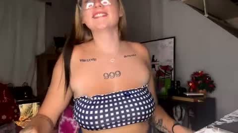 oohlarae22 online show from July 2026 02:05:17 AM
