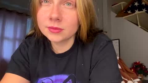 oohlarae22 online show from July 2026 11:19:01 AM