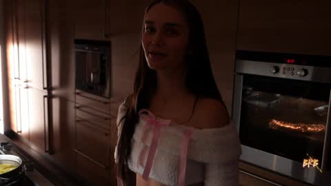 Snapshot of oooops__ chatting on January 2025 07:16:02 PM Eva online show from January 2025 07:16:02 PM