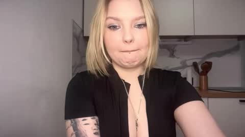 Snapshot of opheliaritz chatting on December 2025 07:53:02 PM Ophelia online show from December 2025 07:53:02 PM