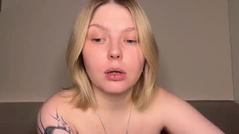 Snapshot of opheliaritz chatting on February 2026 10:30:01 PM Ophelia online show from February 2026 10:30:01 PM