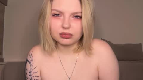 Snapshot of opheliaritz chatting on February 2026 09:18:02 PM Ophelia online show from February 2026 09:18:02 PM