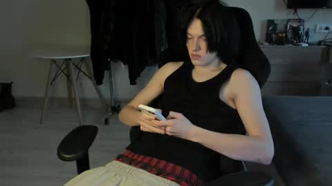 Bella and John online show from April 2026 04:45:02 PM