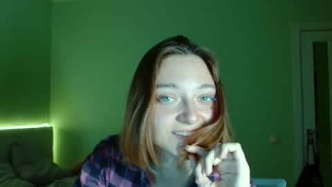 Melani  online show from November 2025 02:39:02 PM