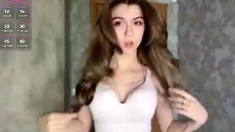 Yesenia online show from June 2026 07:05:02 AM
