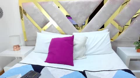 Miss Guzman  online show from January 2025 06:52:01 PM