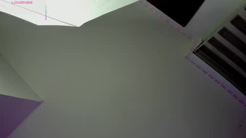 Snapshot of oriana_guzman chatting on December 2025 11:02:01 PM Miss Guzman online show from December 2025 11:02:01 PM