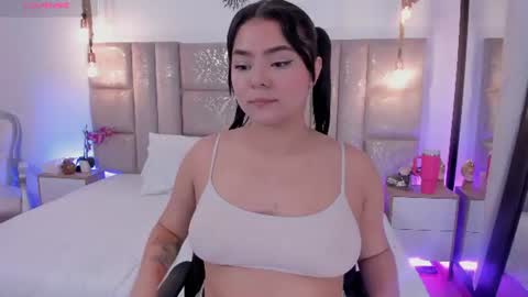 Snapshot of oriana_guzman chatting on July 2026 02:05:17 AM Miss Guzman online show from July 2026 02:05:17 AM