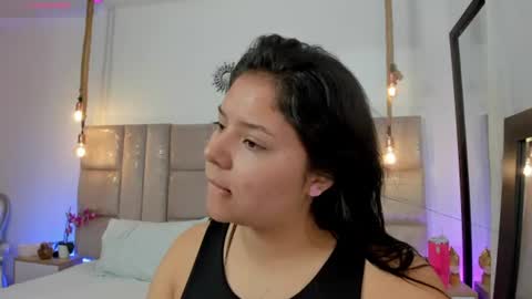 Snapshot of oriana_guzman chatting on July 2026 10:58:01 PM Miss Guzman online show from July 2026 10:58:01 PM