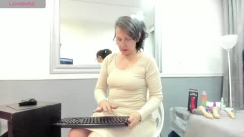 Oriana  online show from June 2026 12:42:01 AM