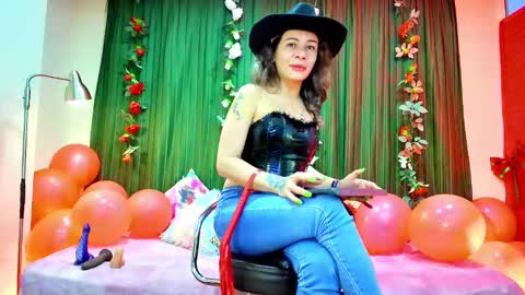 Snapshot of oriana_thomson2 chatting on February 2025 11:15:01 PM Oriana online show from February 2025 11:15:01 PM