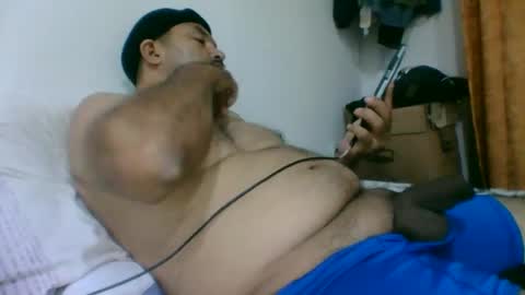 oscarjhe3512 online show from May 2026 01:56:01 AM