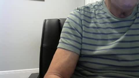 Ossi online show from November 2025 10:42:02 PM