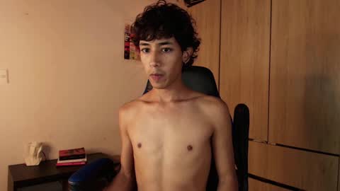 Snapshot of ostin_18hot chatting on January 2025 12:27:01 AM ostin 18hot online show from January 2025 12:27:01 AM