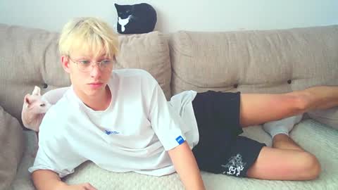 Ostin online show from December 2024 07:21:01 AM