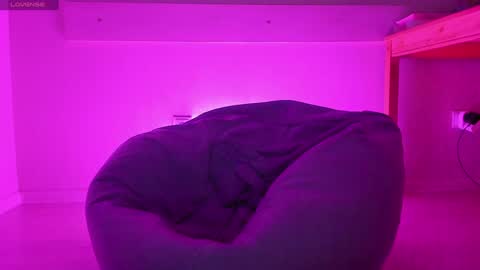 Otis online show from December 2024 11:46:02 PM