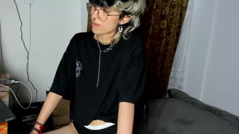 Snapshot of ottoyan_ chatting on December 2024 09:22:01 PM Otto 3 online show from December 2024 09:22:01 PM