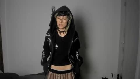 Snapshot of ottoyan_ chatting on February 2025 12:43:01 AM Otto 3 online show from February 2025 12:43:01 AM