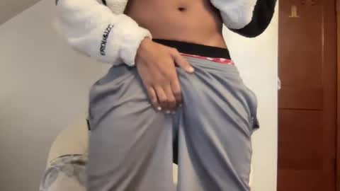 Snapshot of outofhisleague_ chatting on November 2025 03:45:02 PM outofhisleague_ online show from November 2025 03:45:02 PM