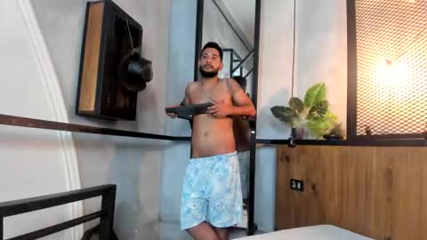 Owen Scott  online show from November 2025 04:45:02 AM