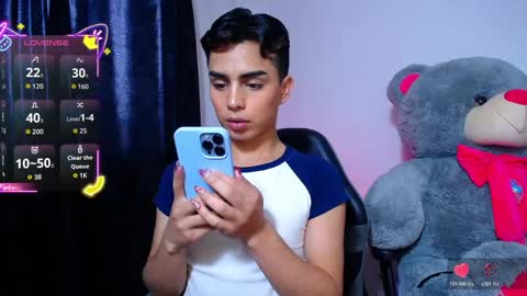 Snapshot of owenblue__ chatting on April 2026 04:25:01 PM Owen Independent model online show from April 2026 04:25:01 PM