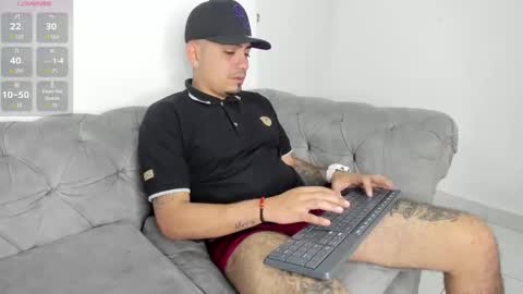 O W E N - S T O N E online show from September 2025 05:00:01 AM