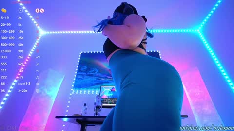 Snapshot of oxlemon chatting on January 2025 02:04:01 AM oxlemon online show from January 2025 02:04:01 AM