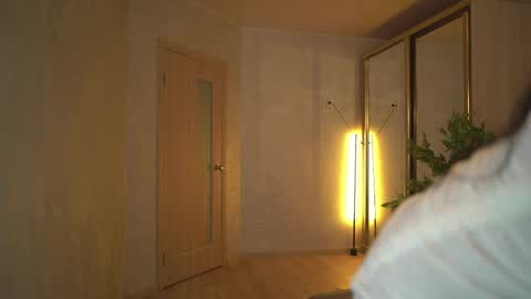 Snapshot of oxxme chatting on April 2026 09:37:02 AM Oxana Hi friends all my videos are 50 off check my bio online show from April 2026 09:37:02 AM