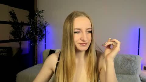 Oxy Foxie online show from April 2026 03:31:02 PM