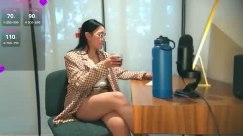 ozhmara online show from November 2025 01:43:01 PM