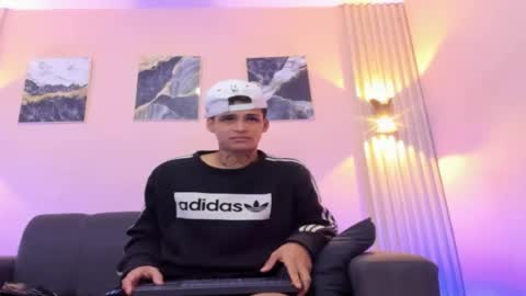ozuna_hot_ online show from July 2026 12:00:01 PM