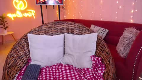 Snapshot of ozzy_clay chatting on February 2025 09:10:01 AM ozzy online show from February 2025 09:10:01 AM