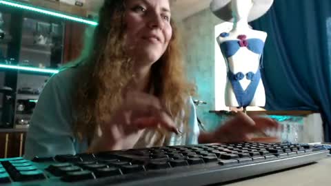 Ella online show from April 2026 01:41:02 PM