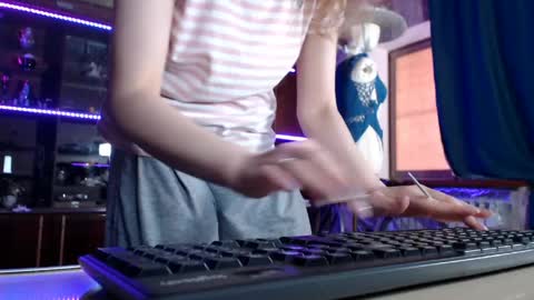 Ella online show from May 2026 06:41:02 AM