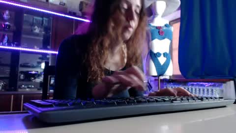 Ella online show from May 2026 07:13:01 AM