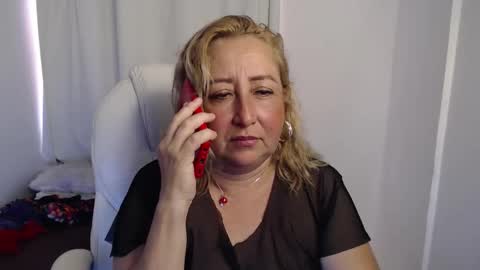 Snapshot of paiper_halliwey_ chatting on October 2025 05:15:02 PM paiper online show from October 2025 05:15:02 PM