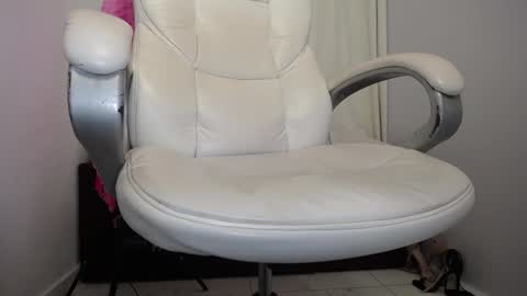 paiperhalliwey online show from February 2025 05:52:02 AM