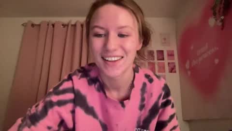 paisleysnowxo online show from March 2025 04:13:01 AM