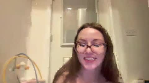 paisleysnowxo online show from March 2025 06:16:01 AM