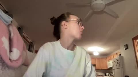 paisleysnowxo online show from March 2025 02:32:01 AM