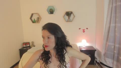 Paloma  online show from April 2026 05:43:02 PM