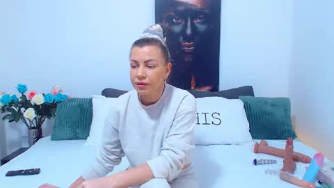 PAMEL ISSY online show from January 2025 06:56:01 AM