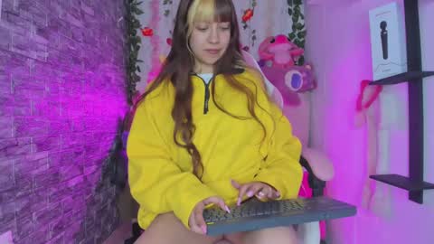 pamelajhonsom online show from December 2024 05:56:01 AM