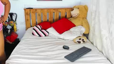 Pamela online show from September 2025 09:07:02 PM