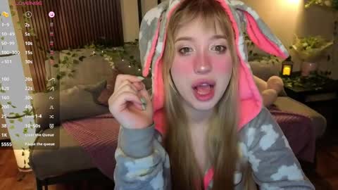 Lina online show from April 2026 07:55:02 PM