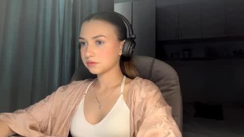 Lia online show from June 2026 02:17:02 PM