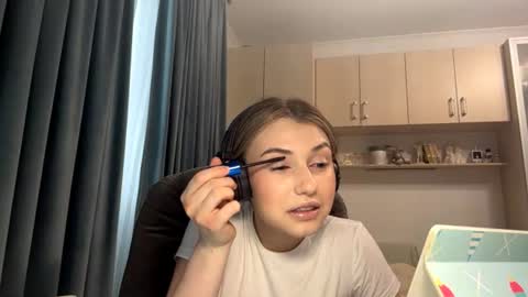 Lia online show from June 2026 02:18:02 PM