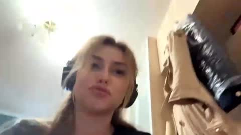 Lia online show from July 2026 04:03:02 PM