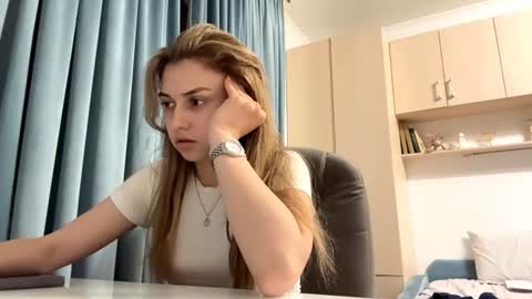Lia online show from July 2026 07:45:01 PM